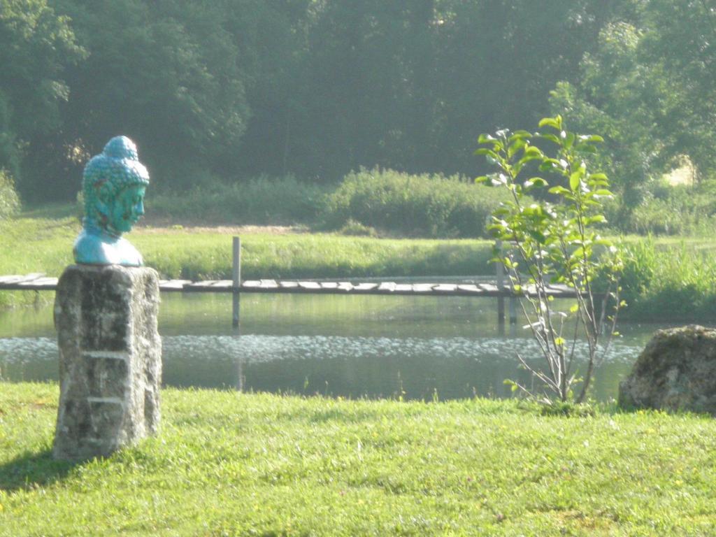 Domaine Du Moulin De L'Etang Bed and Breakfast Châtillon-sur-Marne Kamer foto